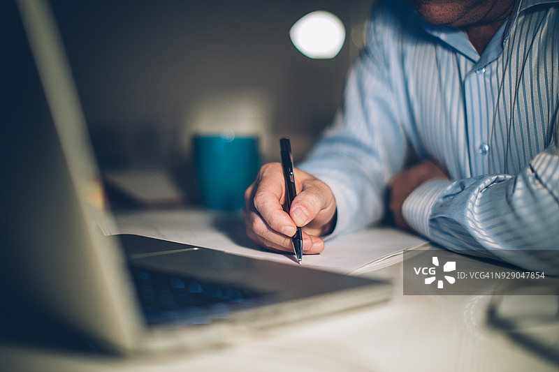 打破截止日期图片素材