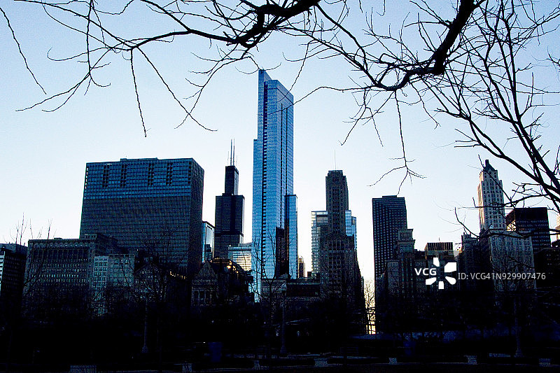 从千禧公园看到的芝加哥部分天际线图片素材