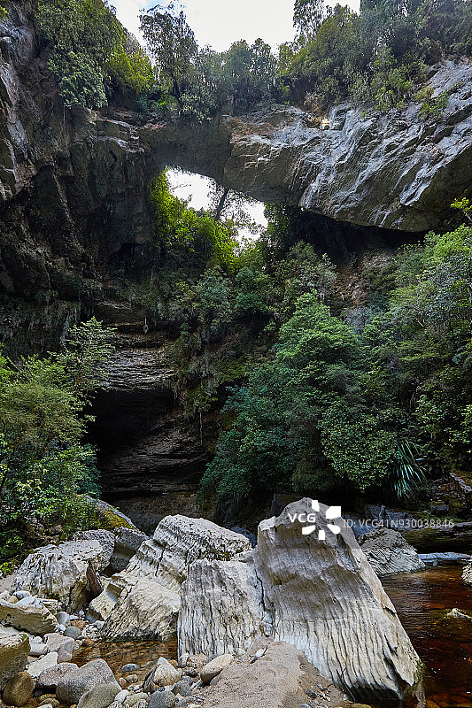 新西兰南岛西海岸卡胡朗伊国家公园的奥帕拉拉拱门图片素材