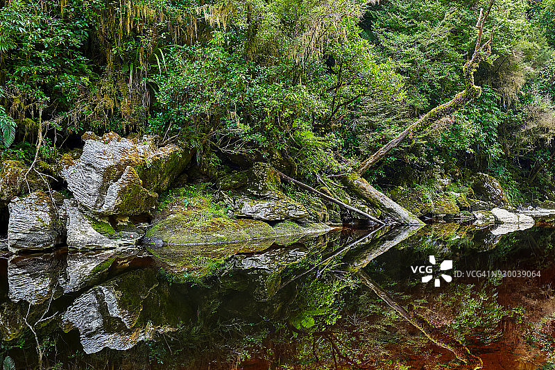 奥帕拉拉河流，奥帕拉拉盆地，卡胡朗伊国家公园，西海岸，南岛，新西兰图片素材