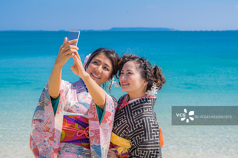 身穿日本和服的女人图片素材