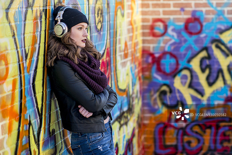 少女摆姿势图片素材