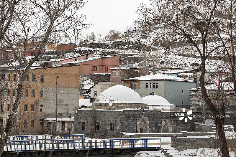冬季土耳其卡尔斯的房屋和土耳其浴室图片素材