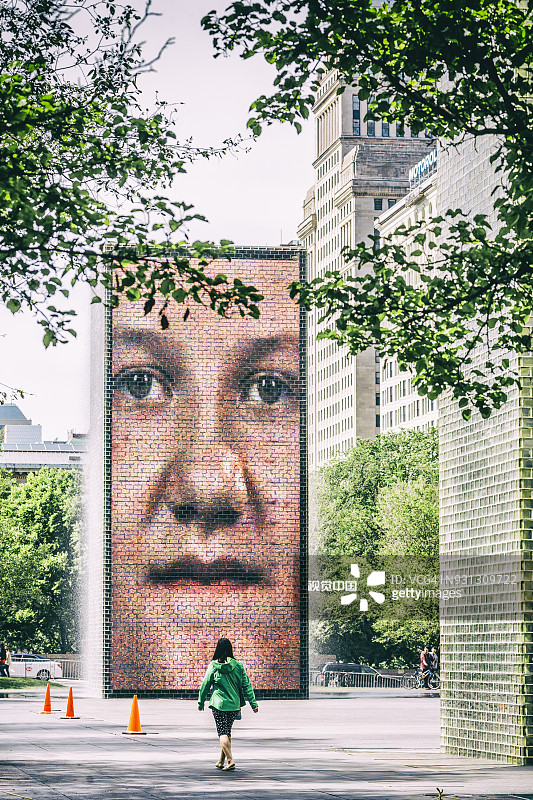 芝加哥市中心、千禧公园和皇冠喷泉图片素材