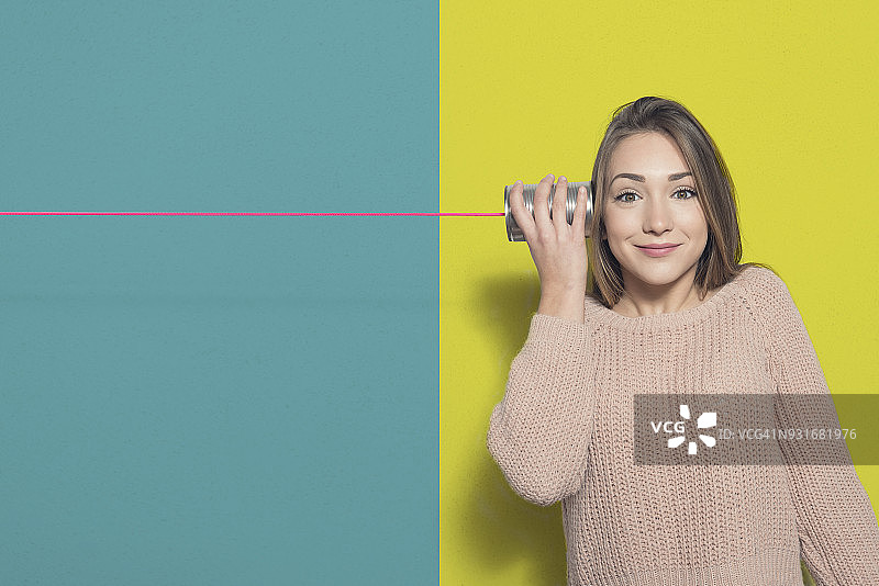 电话里的秘密和八卦图片素材