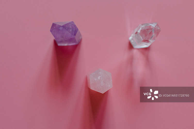 三个水晶图片素材