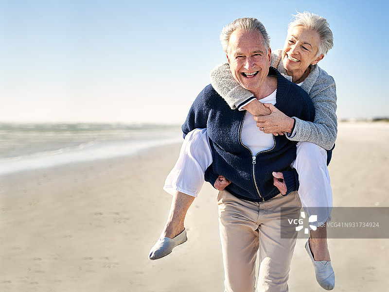 真心相爱，才算真正活过图片素材