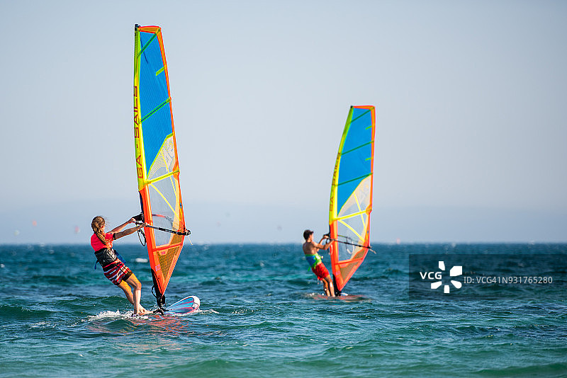 海上帆板运动图片素材