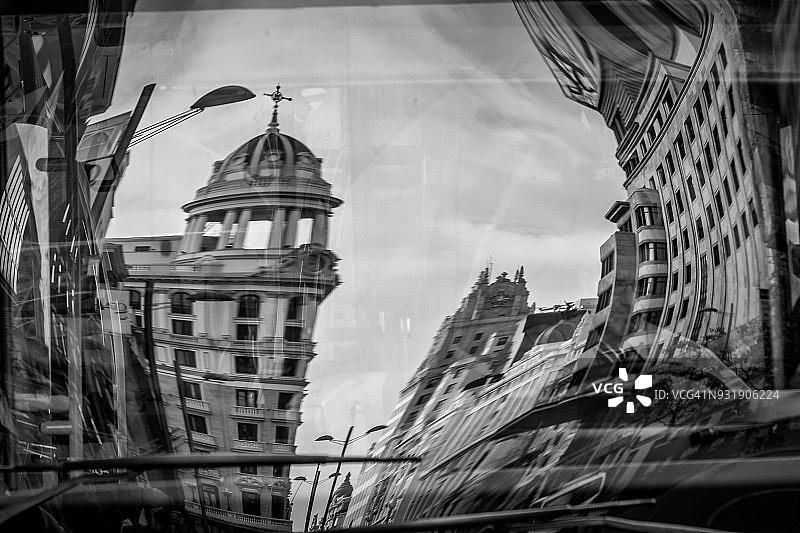 变形的城市图片素材