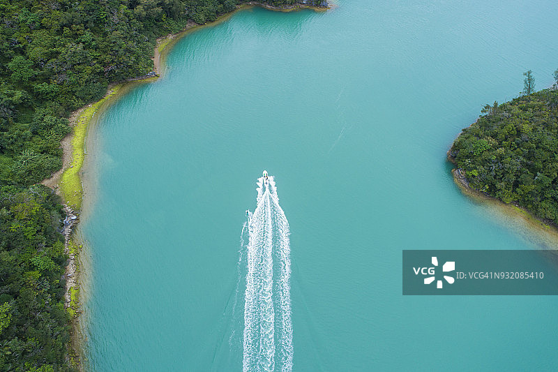 美丽的海景和船只图片素材