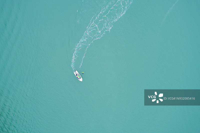 美丽的海景和船只图片素材