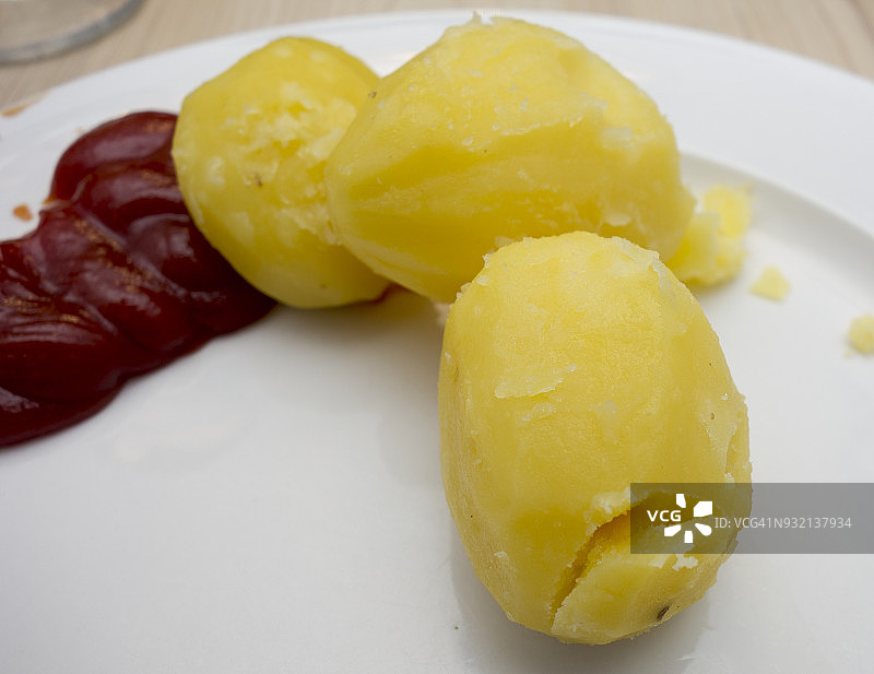 欧洲奥地利2018年：食物与营养，煮土豆图片素材