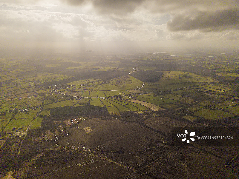 爱尔兰罗斯康芒郡的沼泽地鸟瞰图片素材