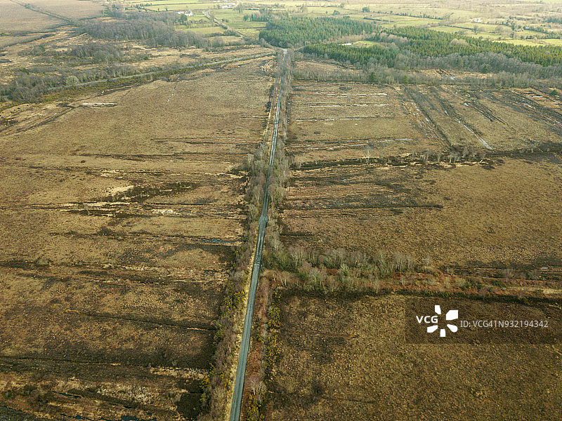 爱尔兰罗斯康芒郡的沼泽地鸟瞰图片素材