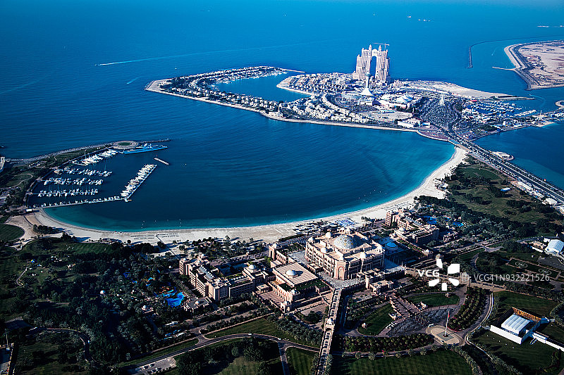 阿布扎比的摩天大楼图片素材