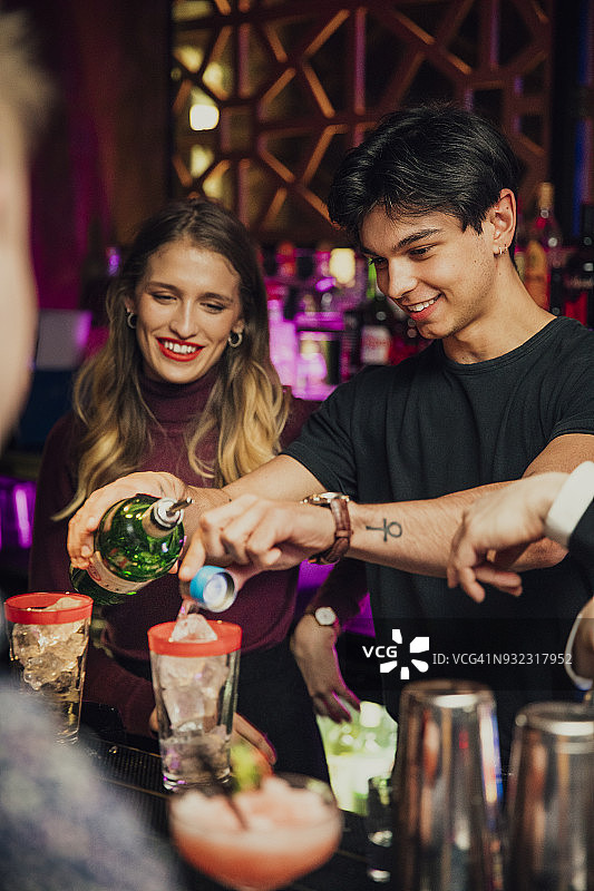 混合酒精图片素材