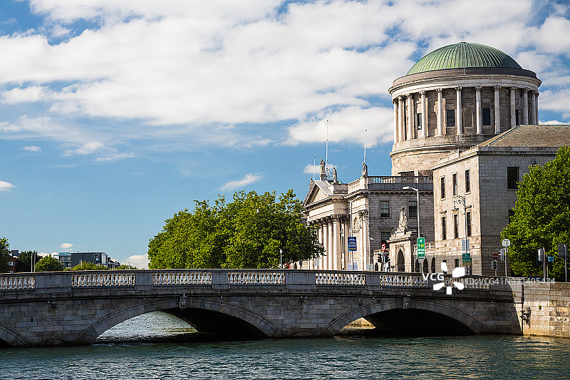 爱尔兰都柏林市的四个法院图片素材