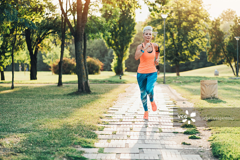 运动中的运动员图片素材