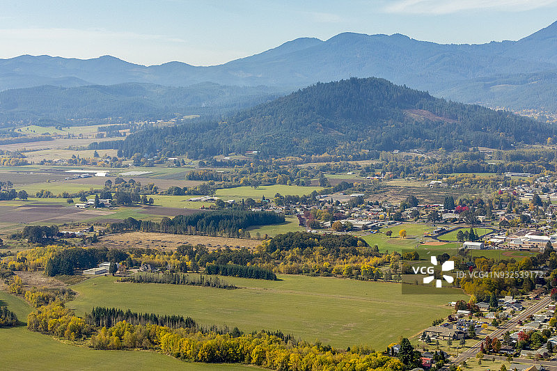 俄勒冈州威拉米特河谷航拍 - v1图片素材