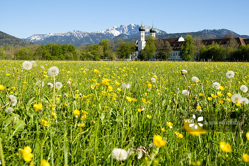 德国巴伐利亚上巴伐利亚：贝内迪克特博伊伦，贝内迪克特博伊伦修道院景观图片素材