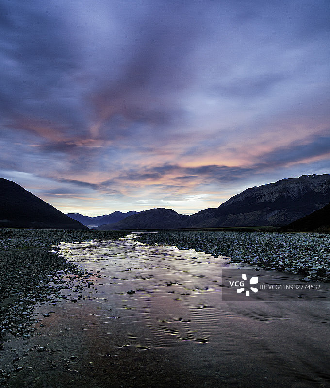 新西兰亚瑟通道国家公园的黎明图片素材