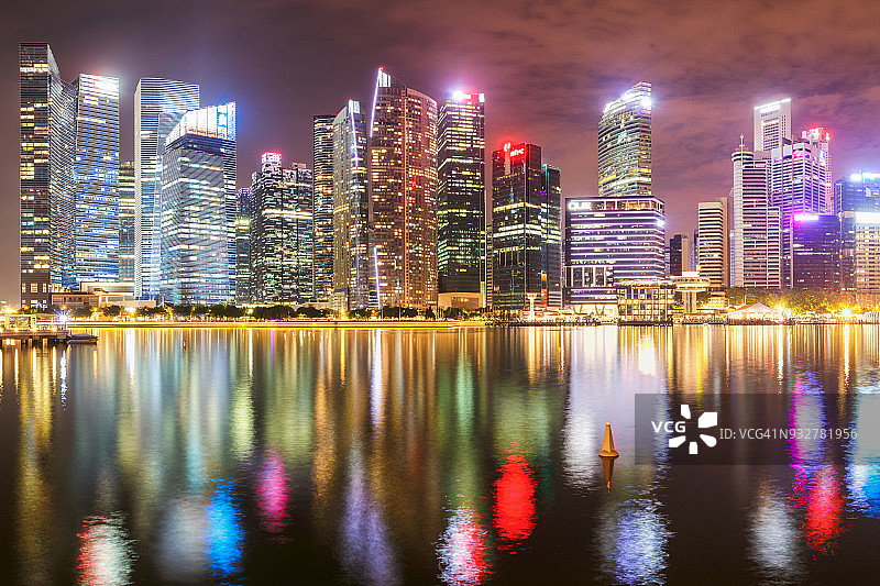 新加坡城市夜景商务楼金融区图片素材