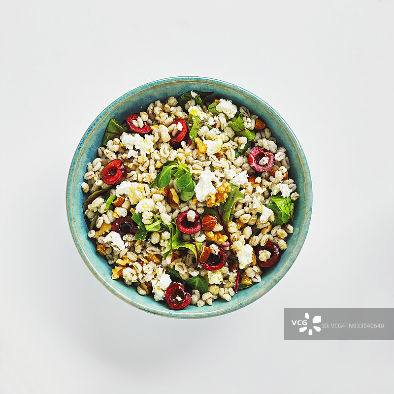 樱桃坚果大麦沙拉图片素材