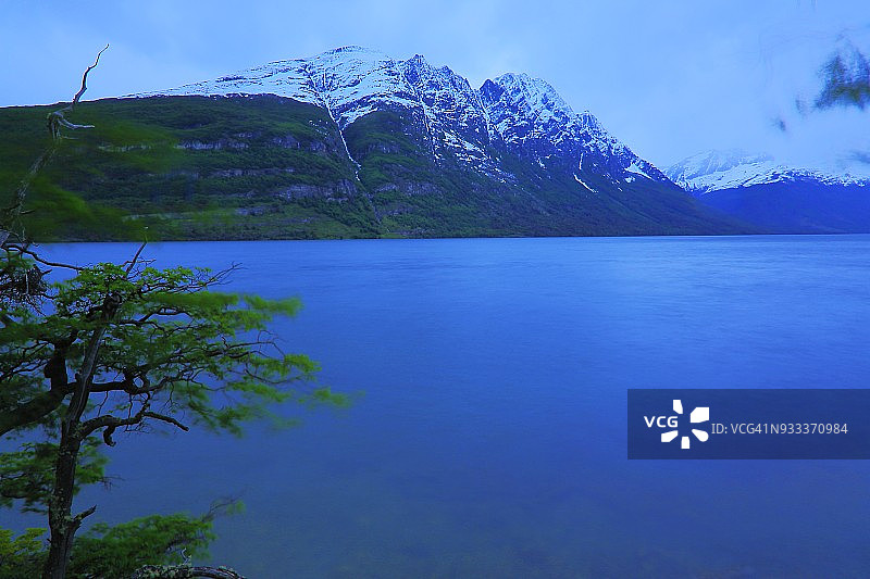 海湾的水-长期暴露乌斯怀亚景观-火地岛，阿根廷图片素材