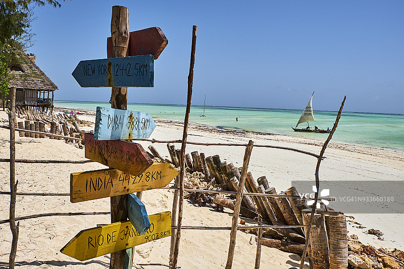 坦桑尼亚桑给巴尔岛詹比阿尼海滩图片素材