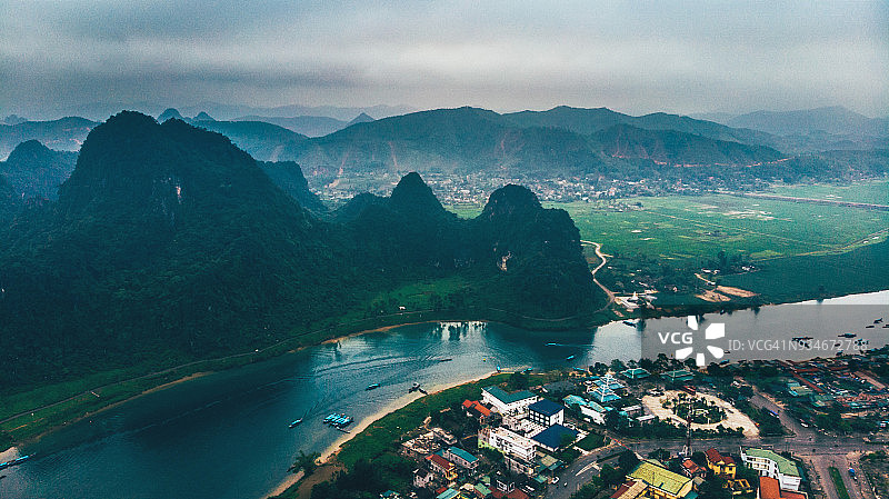 越南山区河流航拍景观图片素材