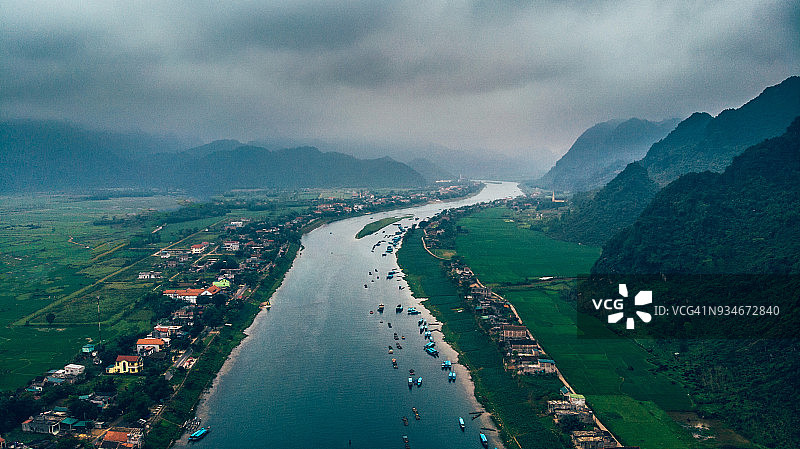 越南山区河流航拍景观图片素材