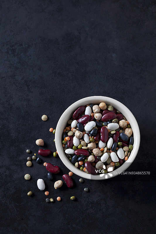 混合豆类碗图片素材