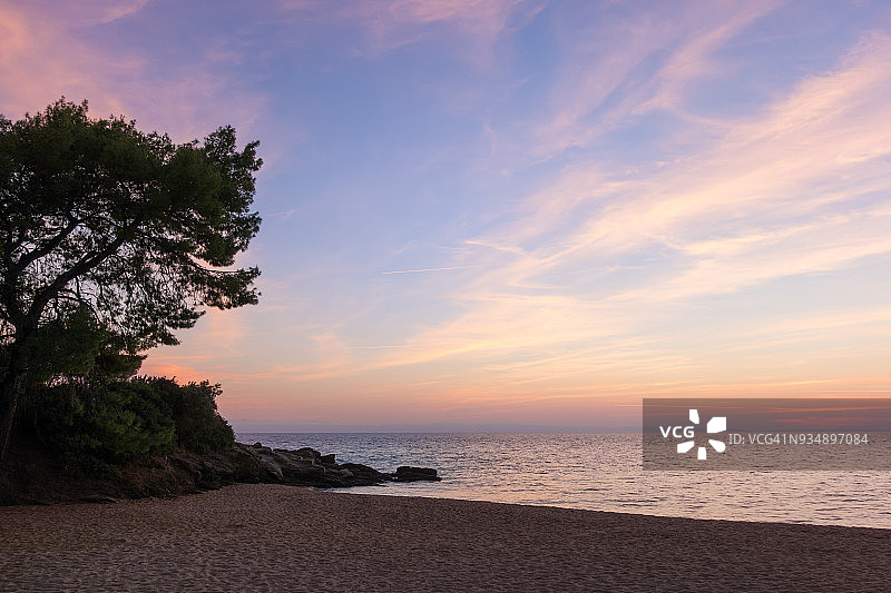 希腊哈尔基季基州锡索尼亚的壮丽黄昏海天景色图片素材