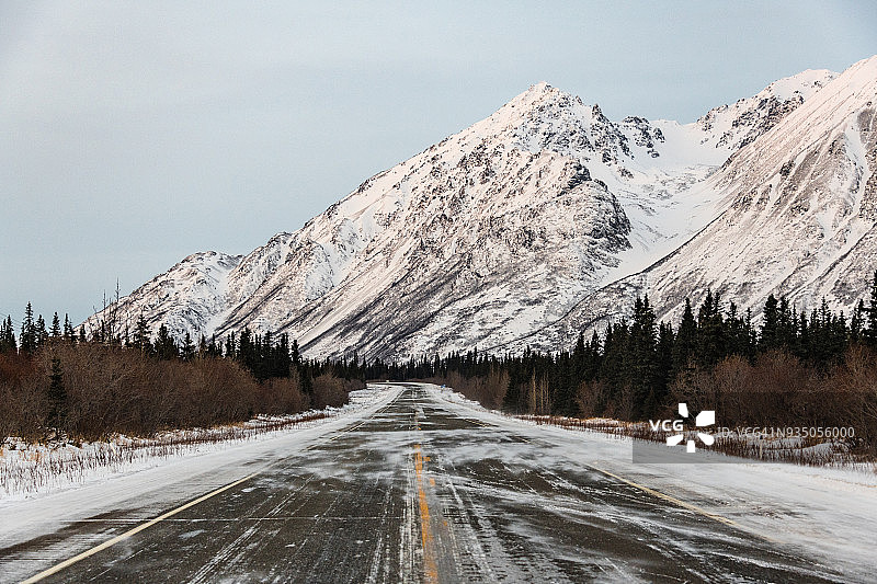 冬季阿拉斯加乔治·帕克斯高速公路沿途美景图片素材