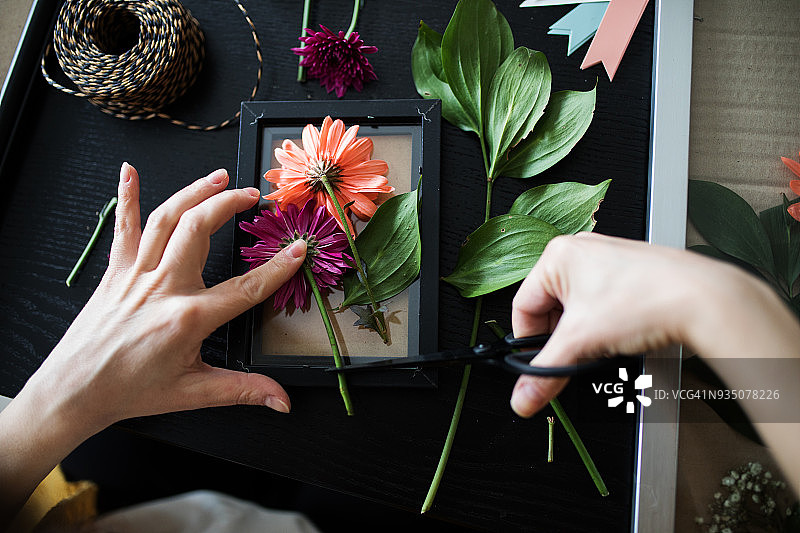 我的手工：玻璃相框中的压花图片素材