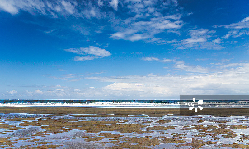 海滩退潮图片素材