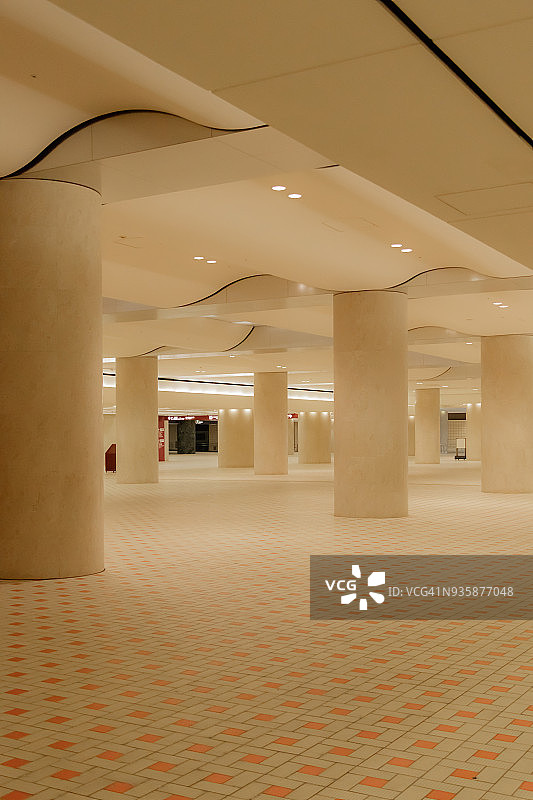 没有人的地下空间图片素材