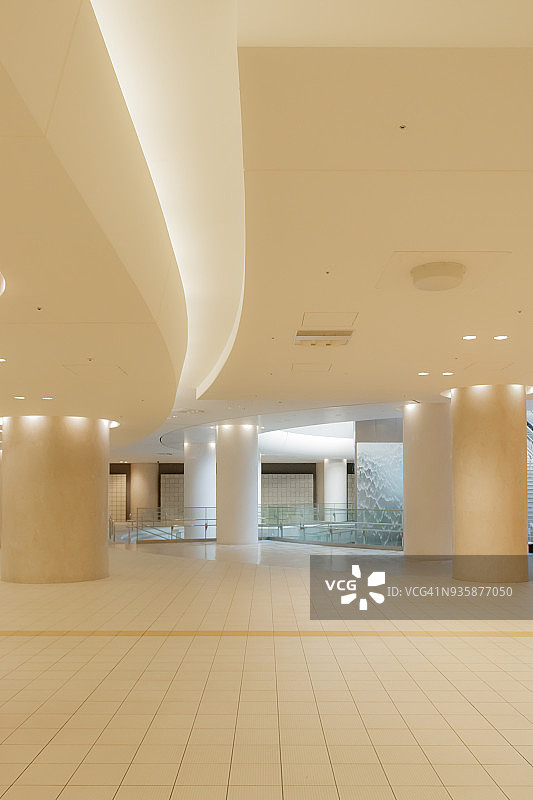 没有人的地下空间图片素材