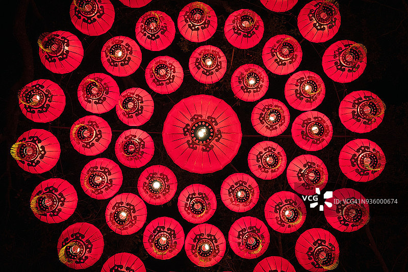 红色中式灯笼图片素材