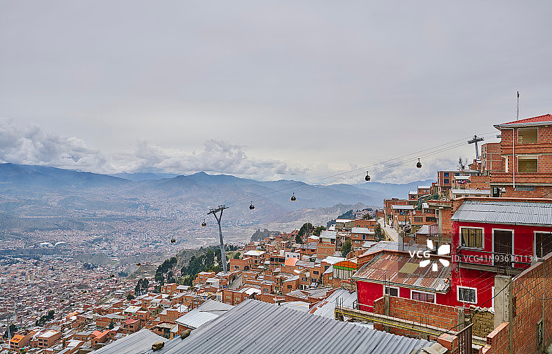 南美玻利维亚拉巴斯市El Alto的屋顶城市景观图片素材