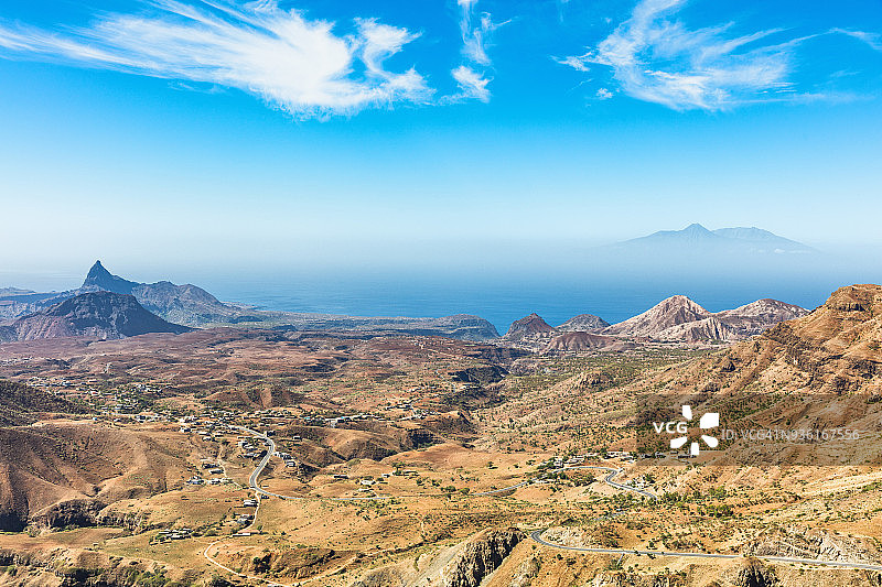 从圣地亚哥塞拉达马拉盖塔看佛戈岛火山鸟瞰图，佛得角，非洲图片素材
