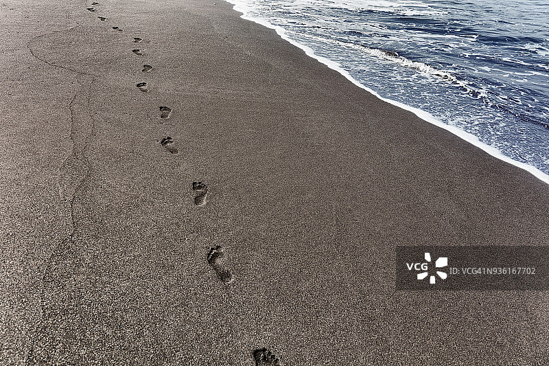 非洲佛得角福戈岛海岸沙滩脚印图片素材