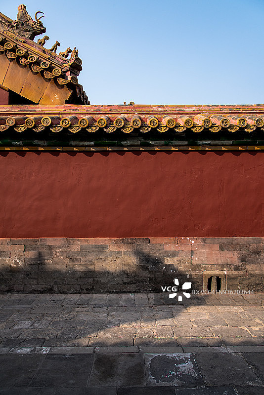 阳光明媚的北京故宫古建筑墙壁图片素材