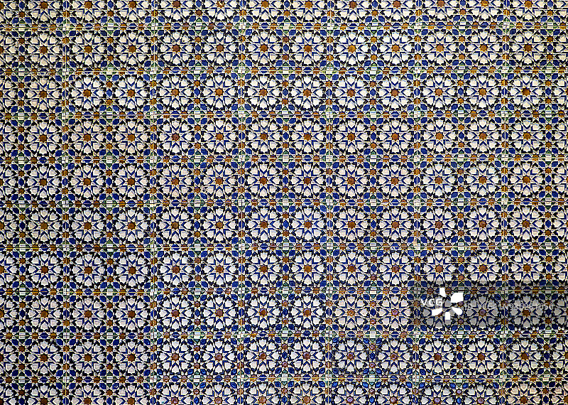 瓷砖墙上的阿拉伯风格绘画特写，高分辨率摄影图片素材