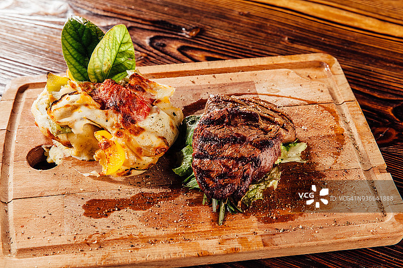 牛排和土豆泥图片素材