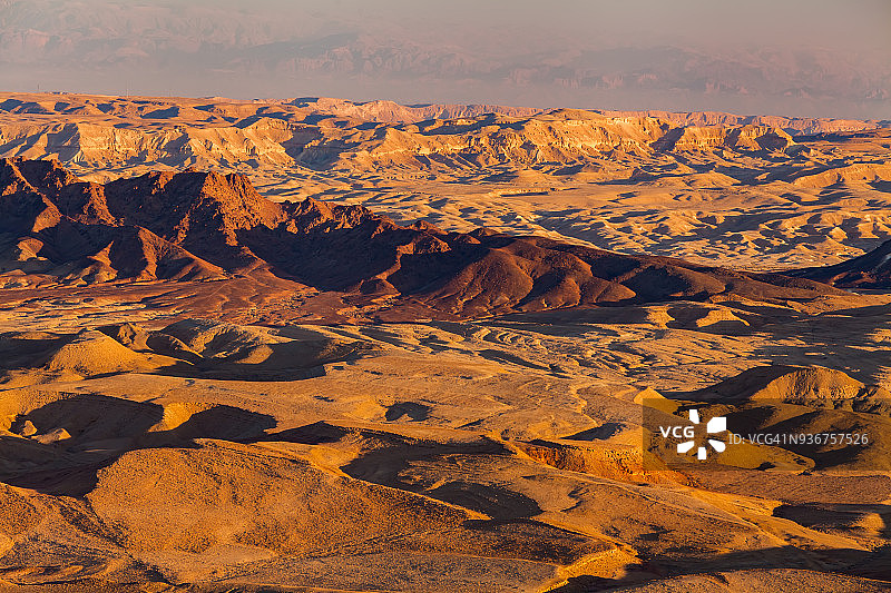 内盖夫沙漠的日落，拉蒙火山口，以色列图片素材