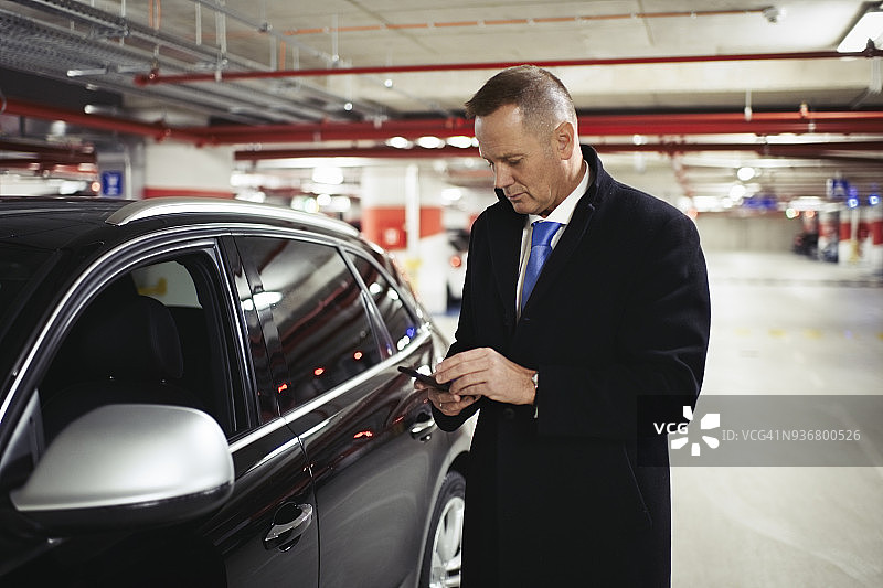 车里的男人图片素材