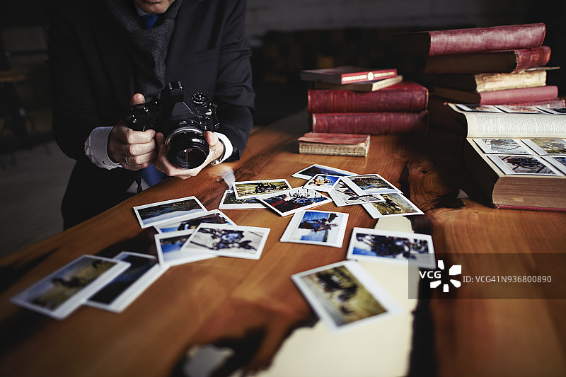 老年摄影师图片素材