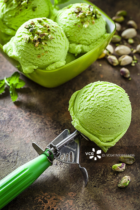 一勺开心果冰淇淋图片素材