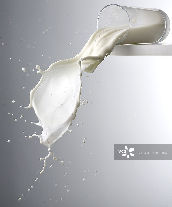 洒出的牛奶图片素材